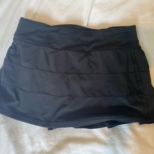 Lululemon pace rival skirt, black size 4. Worn several times but good condition